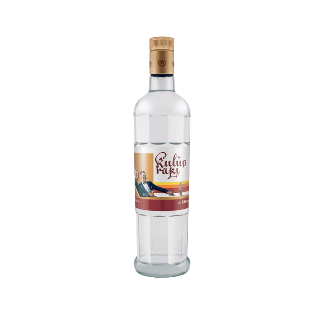 Kulüp Rakı – Der älteste Rakı der Türkei in seiner ikonischen Flaschenform mit dem legendären Etikett von İhap Hulusi Görey.